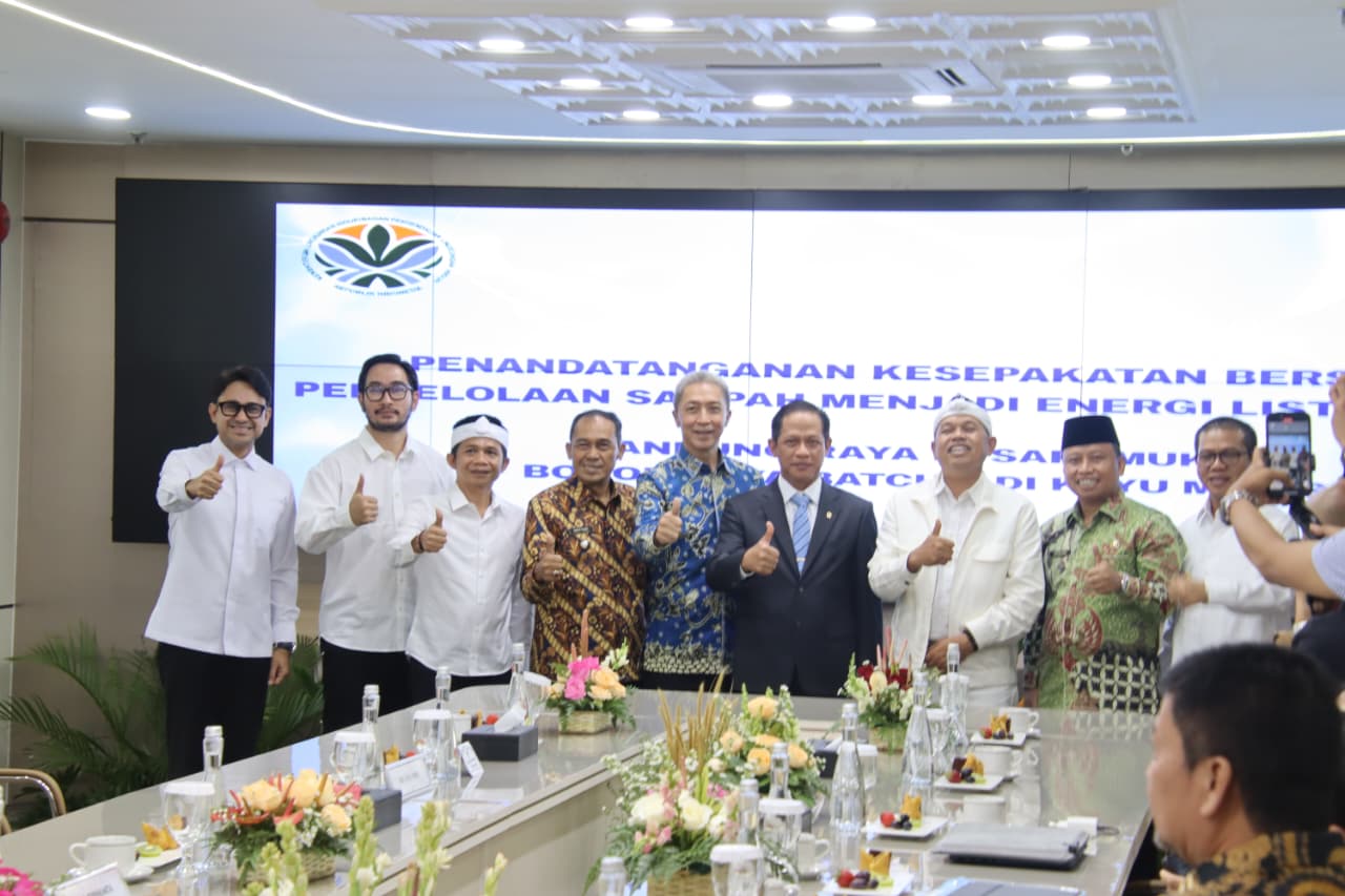 Bupati Jeje Ritchie Ismail Dorong Transformasi Sampah Jadi Energi Listrik di Bandung Barat