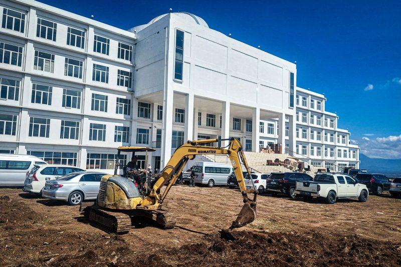 Gedung DPRD Rp146 M di Bandung Barat Terbengkalai, Atap Berlumut