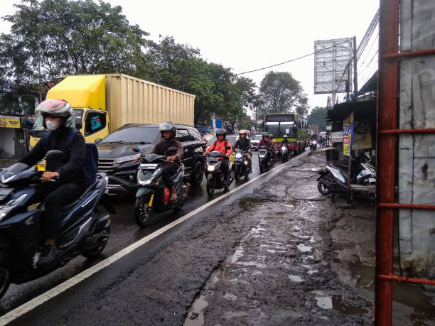 Hujan Deras Picu Kemacetan Panjang di Jalur Lembang–Cikole, Warga Diminta Antisipasi Perjalanan