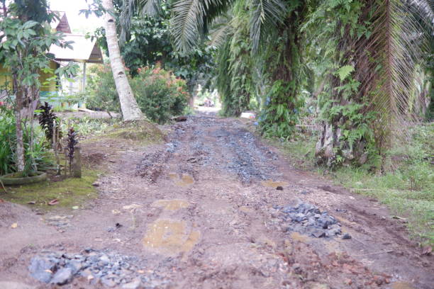 Protes Jalan Rusak di Karyamukti, Pemkab Bandung Barat Janjikan Perbaikan Bertahap